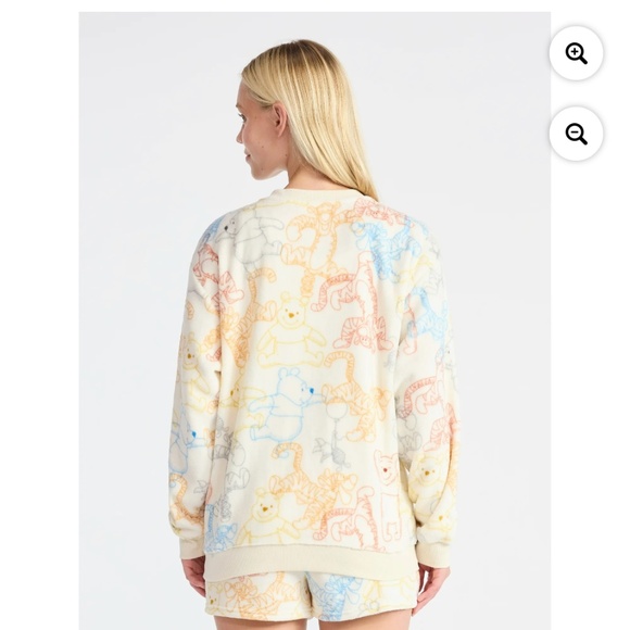 Winnie The Pooh Woman’s Graphic Print Sweatshirt Size XL NWT - Picture 3 of 8